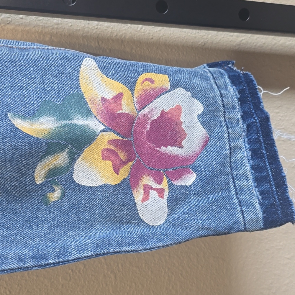 NWOT One Teaspoon Saints Orchid Painted Jeans. Size 26 - Picture 3 of 9